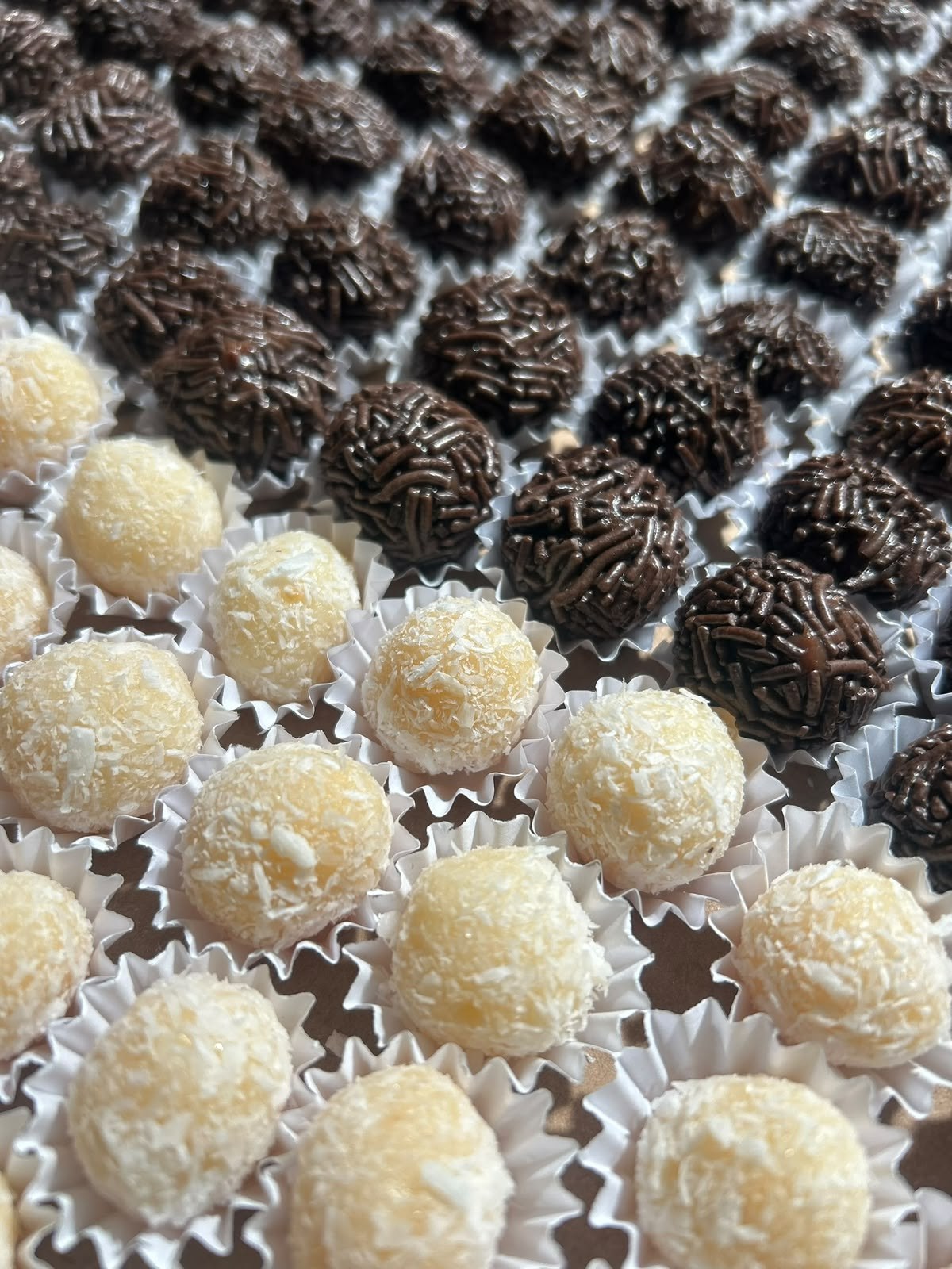 Caixa com docinhos artesanais variados